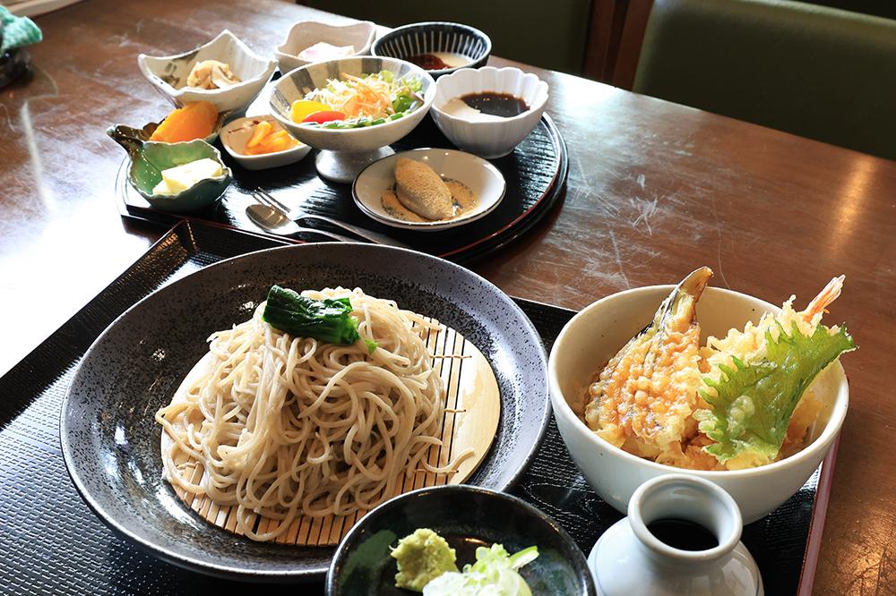 かぞくキッチン 手打ちそば 楽（らく）